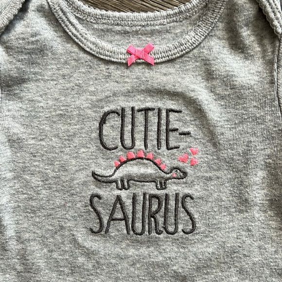 ♻️ 5/$25 ♻️ Carter’s 6 month, dinosaur 2 pc baby set summer denim shorts - Picture 4 of 5